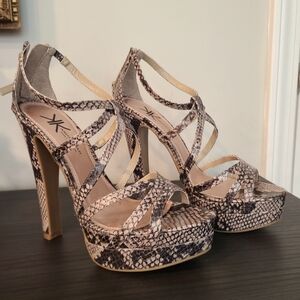 *NIB* Kardashian Kollection Platform Heels